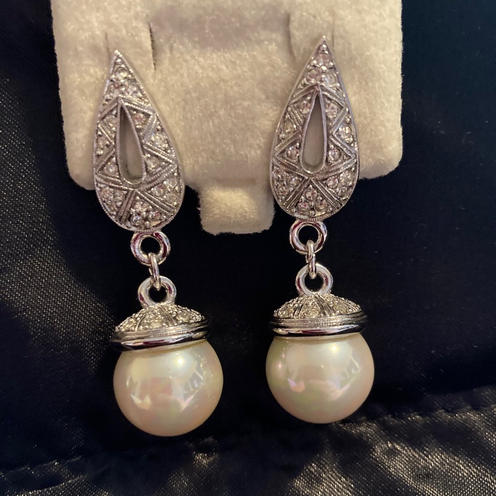 💥3/$20 Vintage Clip on earrings!